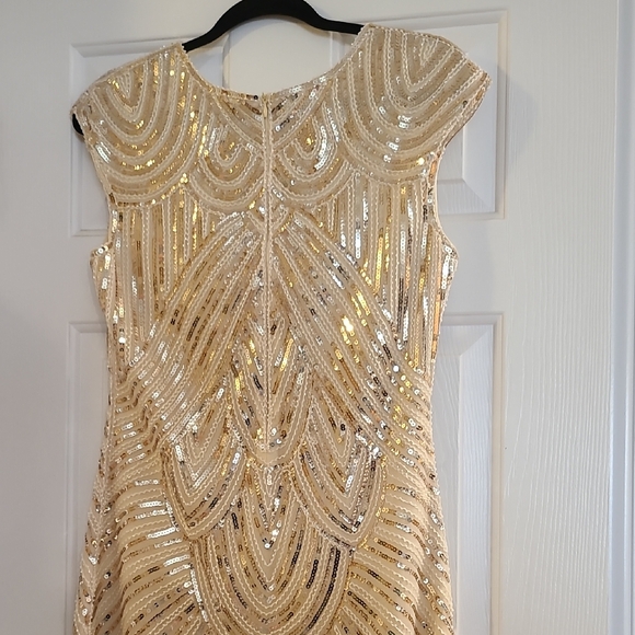 Gold Sequin Cap-Sleeve Evening Dress - Picture 8 of 10